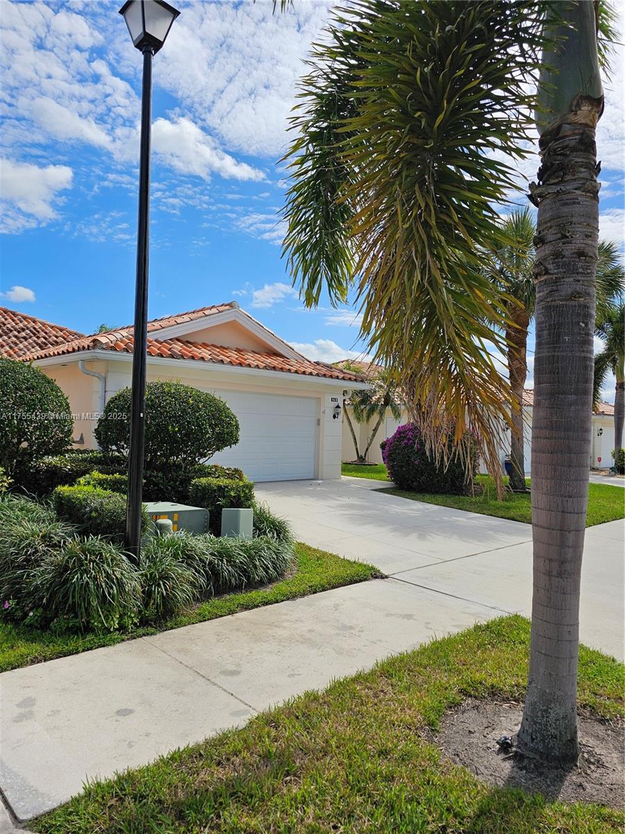 8281 Se Double Tree Dr 8281 Property Photo