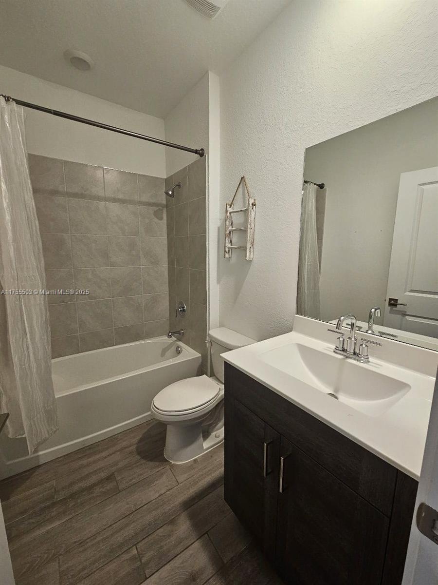 1028 Se 23rd Ave 0 Property Photo 10