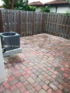 3210 Se 6th St Property Photo 5
