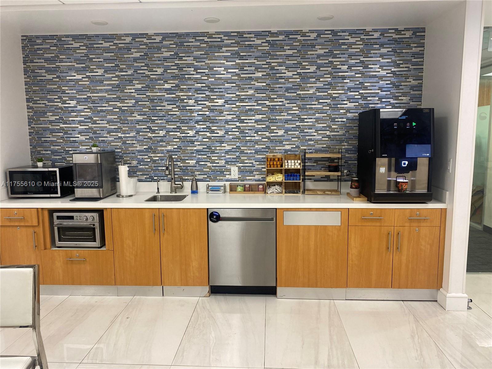 2 S Biscayne Blvd 3200 Property Photo 12