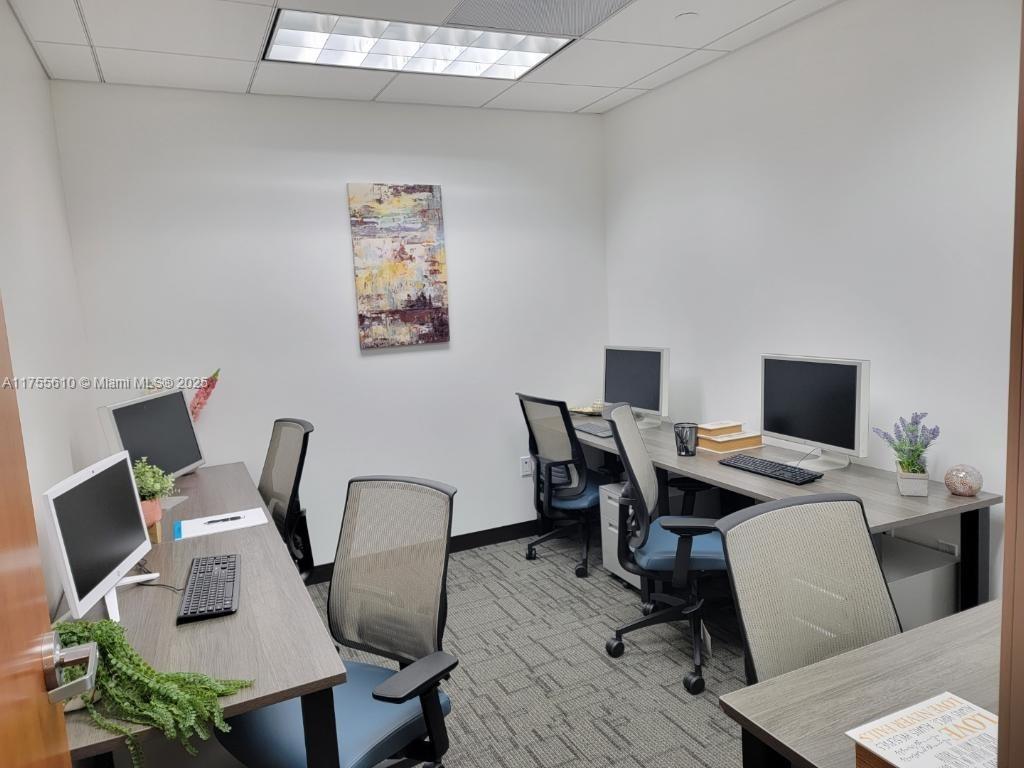 2 S Biscayne Blvd 3200 Property Photo 16