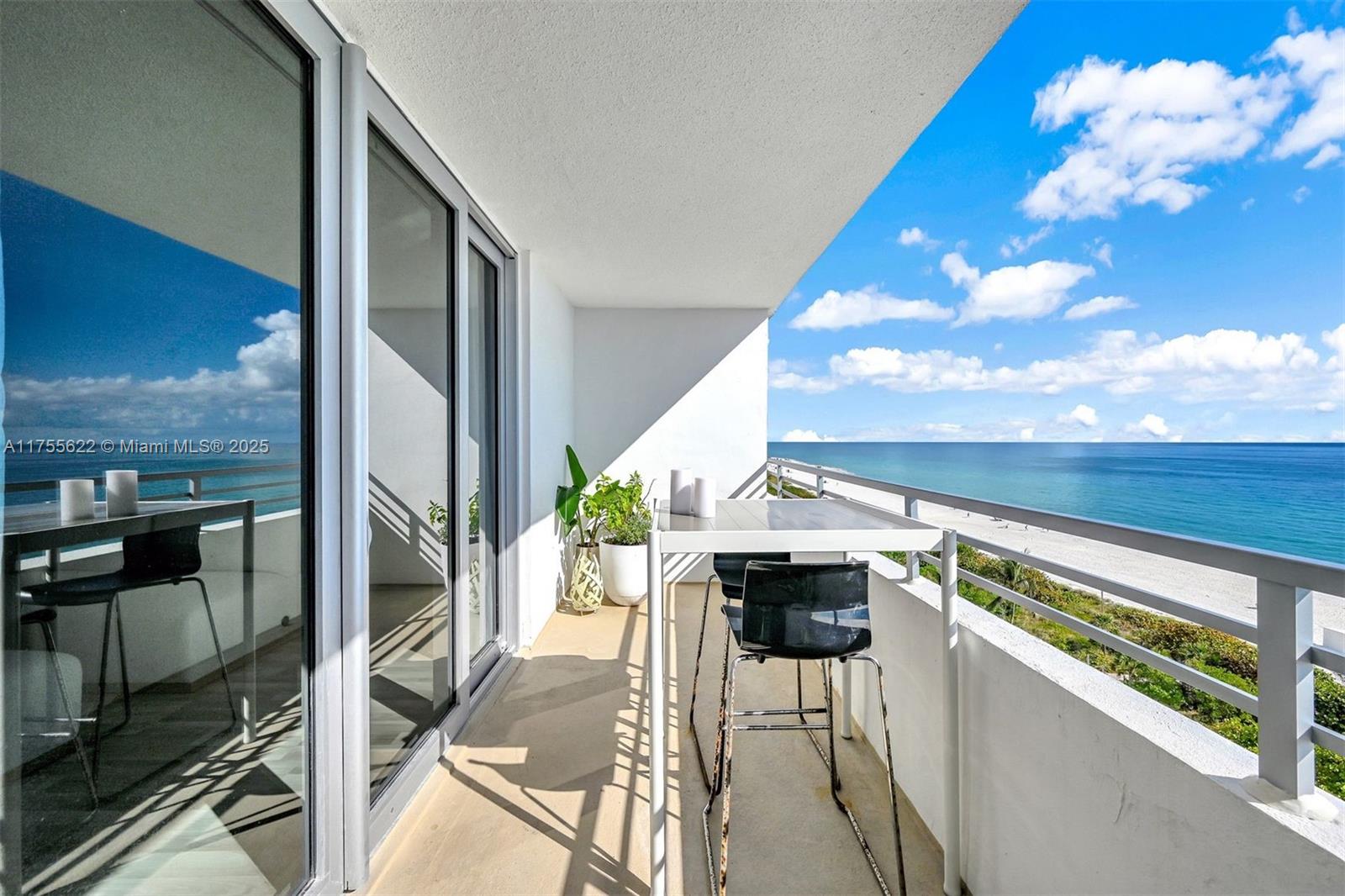 5555 Collins Ave 10M Property Photo 1
