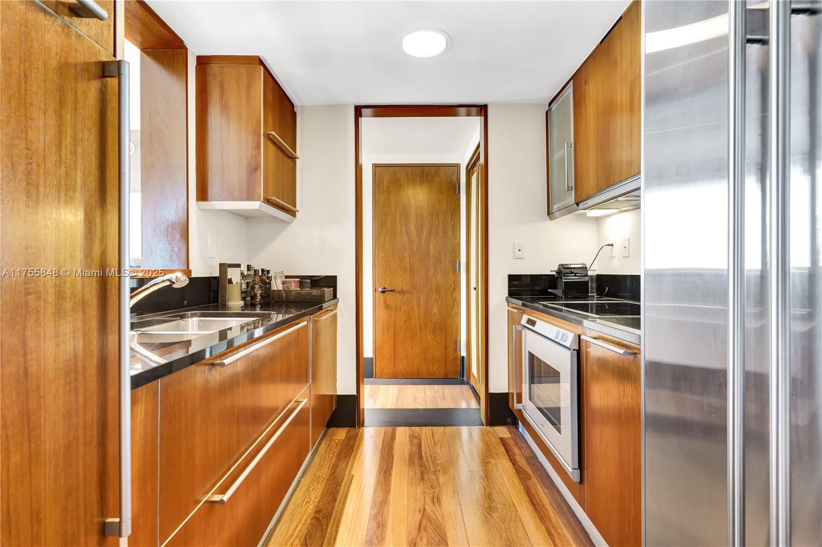 101 20 1803/5 Property Photo 4