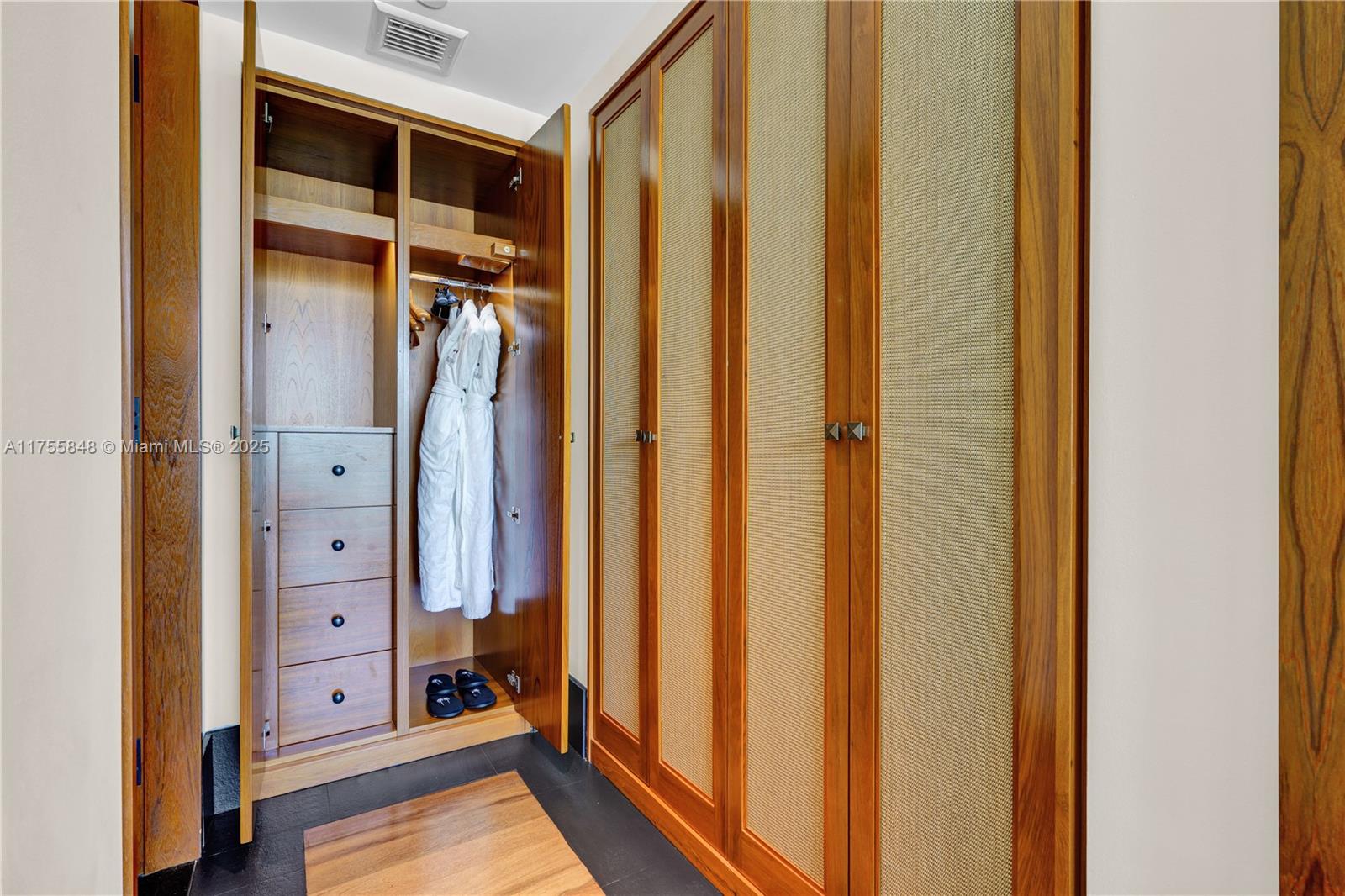 101 20 1803/5 Property Photo 38