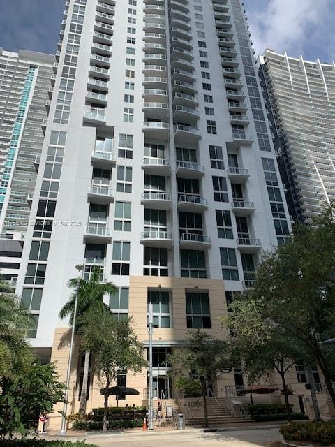 1050 Brickell Ave 3220 Property Photo