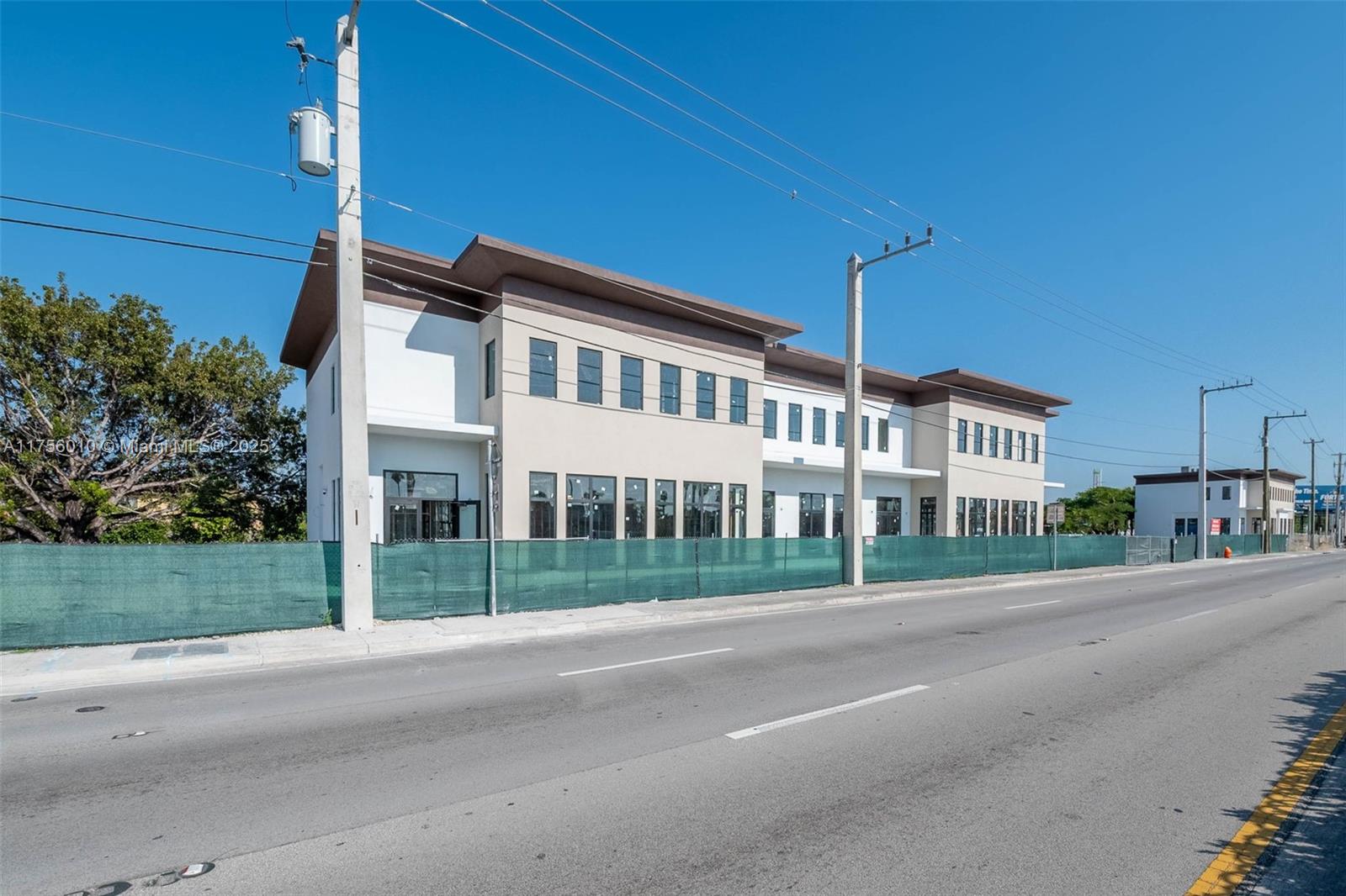 20200 Sw S Dixie Highway Property Photo 11