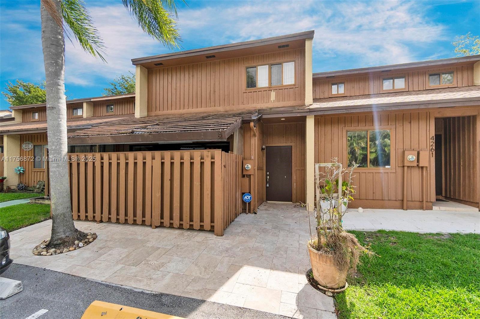 4263 S Pine Island Rd Property Photo 2