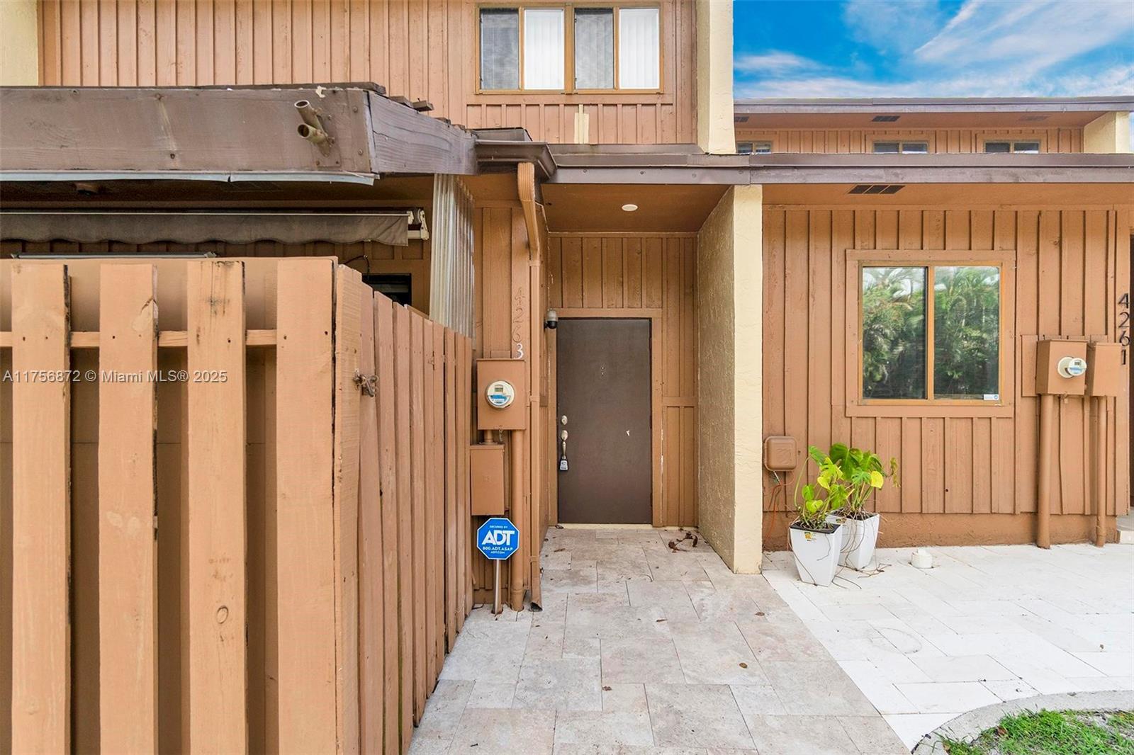 4263 S Pine Island Rd Property Photo 3