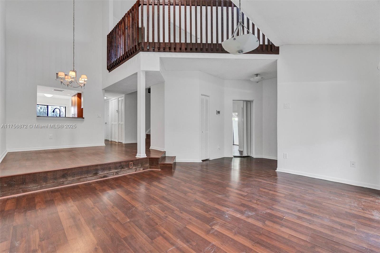 4263 S Pine Island Rd Property Photo 6