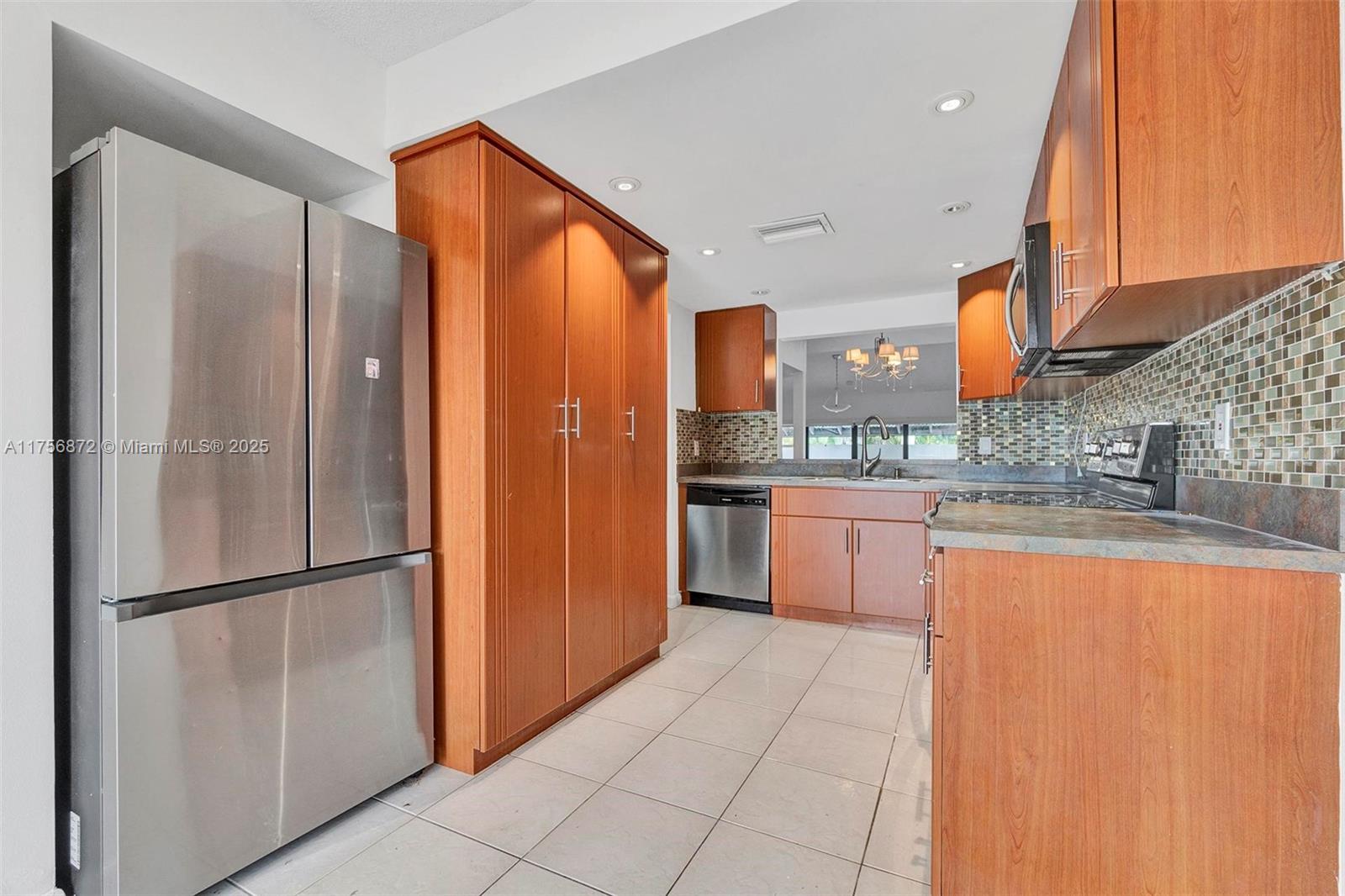 4263 S Pine Island Rd Property Photo 11