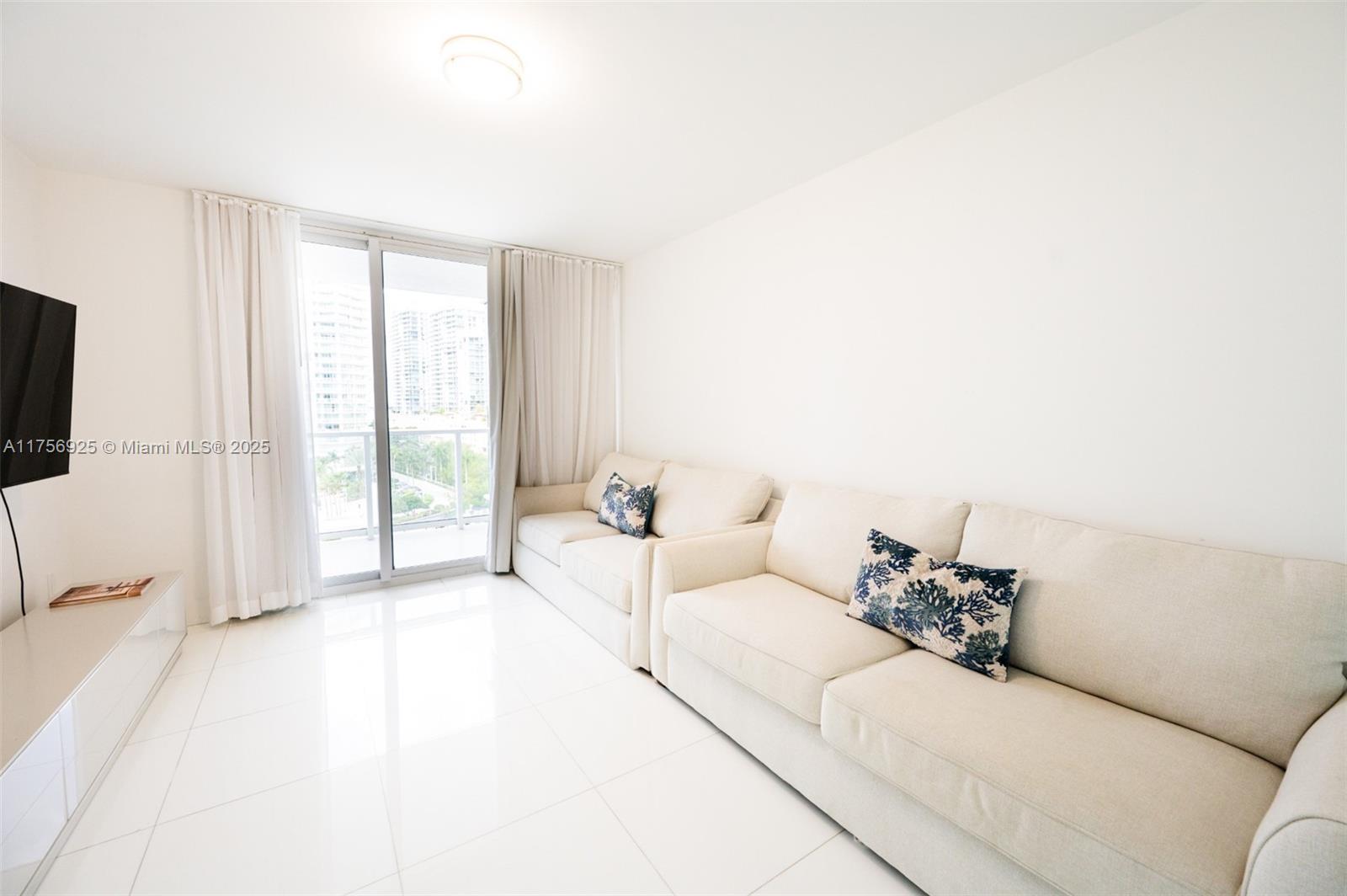 16445 Collins Ave 728 Property Photo 12