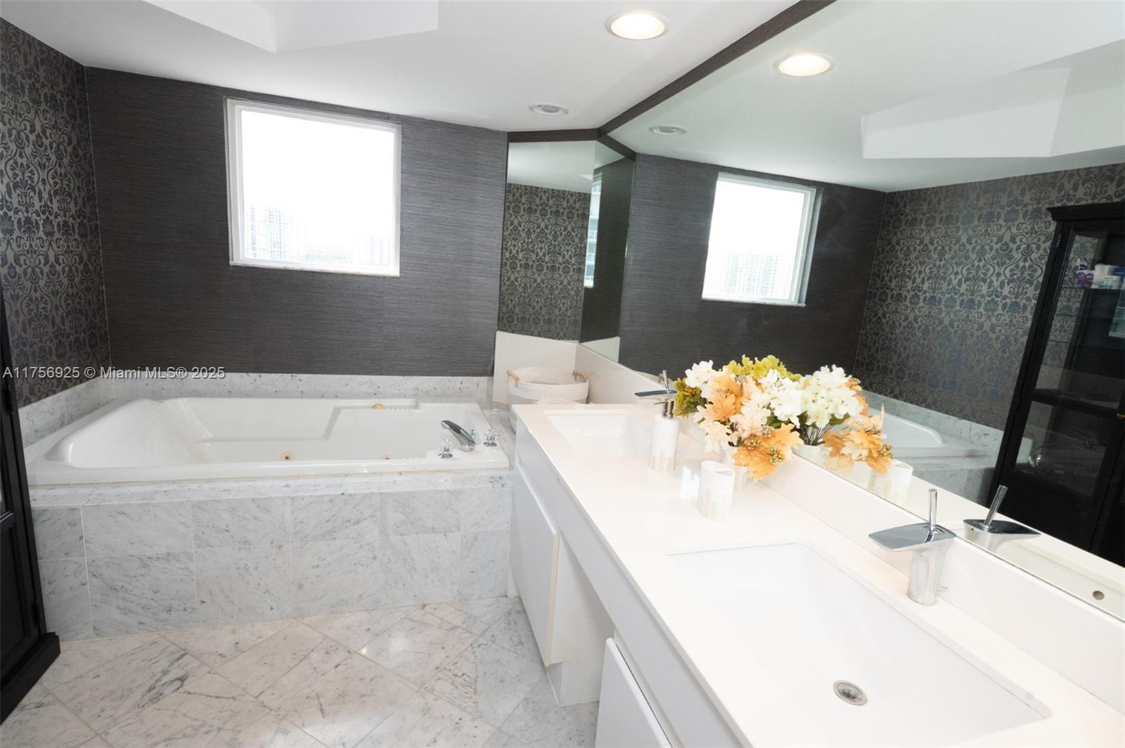 16445 Collins Ave 728 Property Photo 15