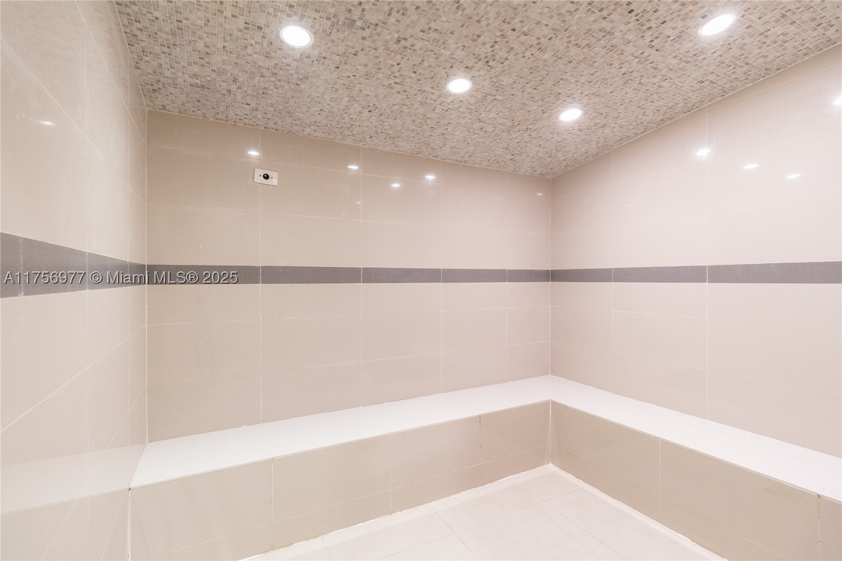 1111 Sw 1st Ave 2423-n Property Photo 33