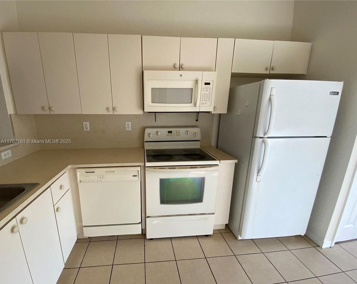 930 Ne 34th Ave 202 Property Photo 22