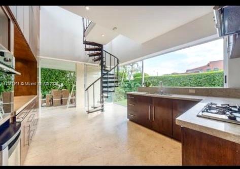 Carrera 142 N 18 A 80 Property Photo 10