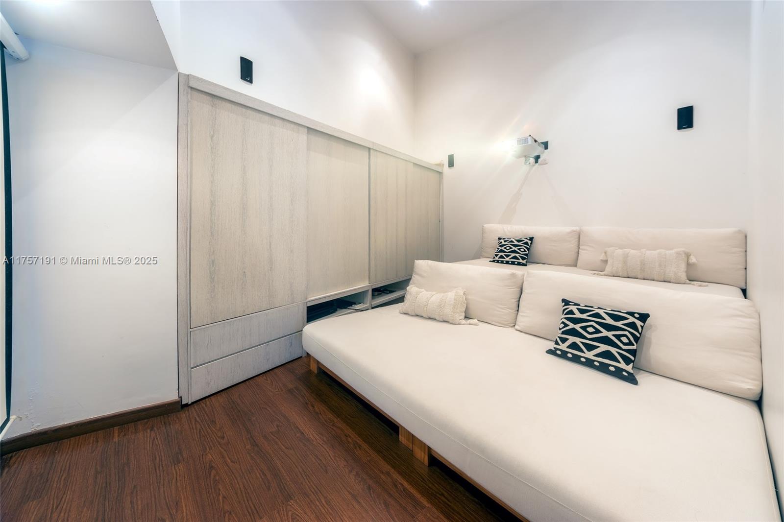 Carrera 142 N 18 A 80 Property Photo 21