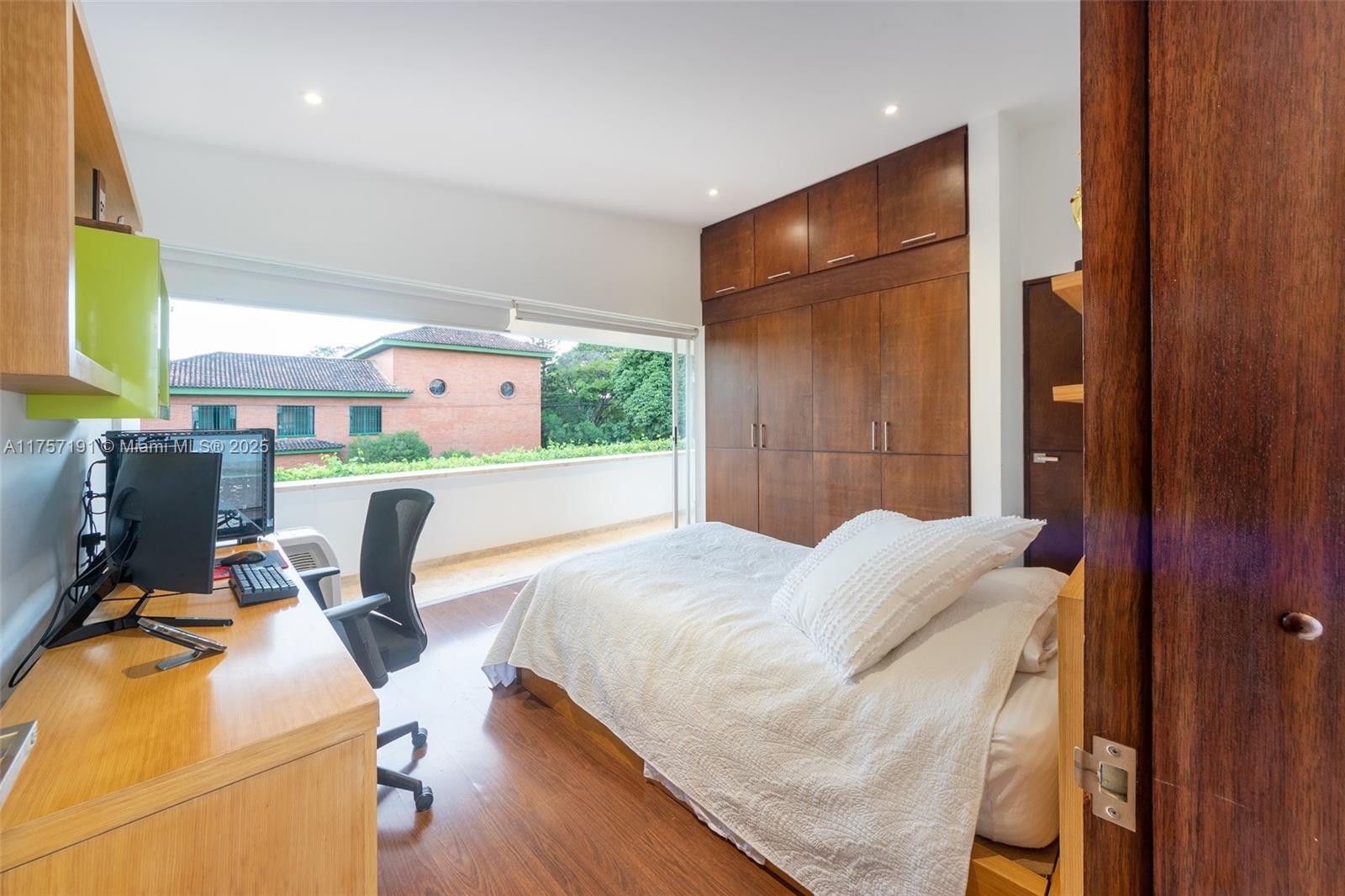 Carrera 142 N 18 A 80 Property Photo 25