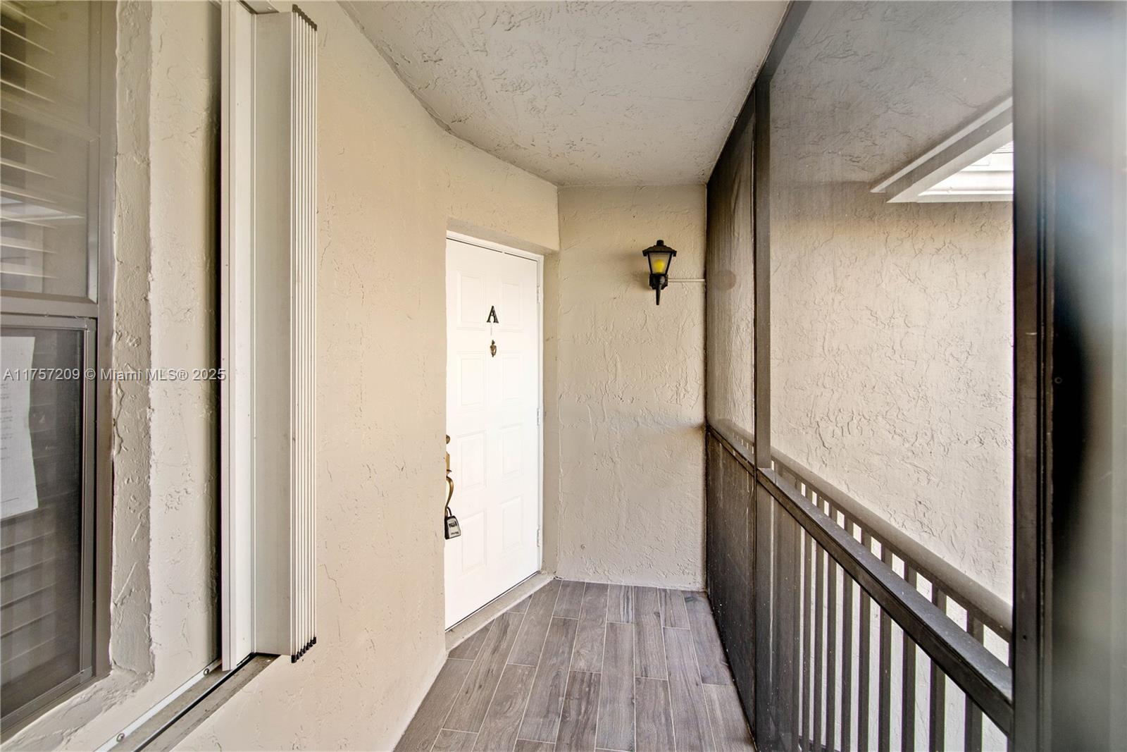 1197 Washington Cir 1197a Property Photo 2