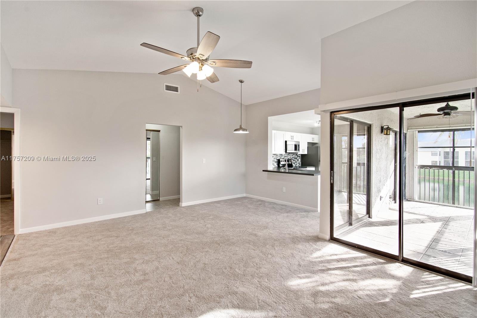 1197 Washington Cir 1197a Property Photo 7