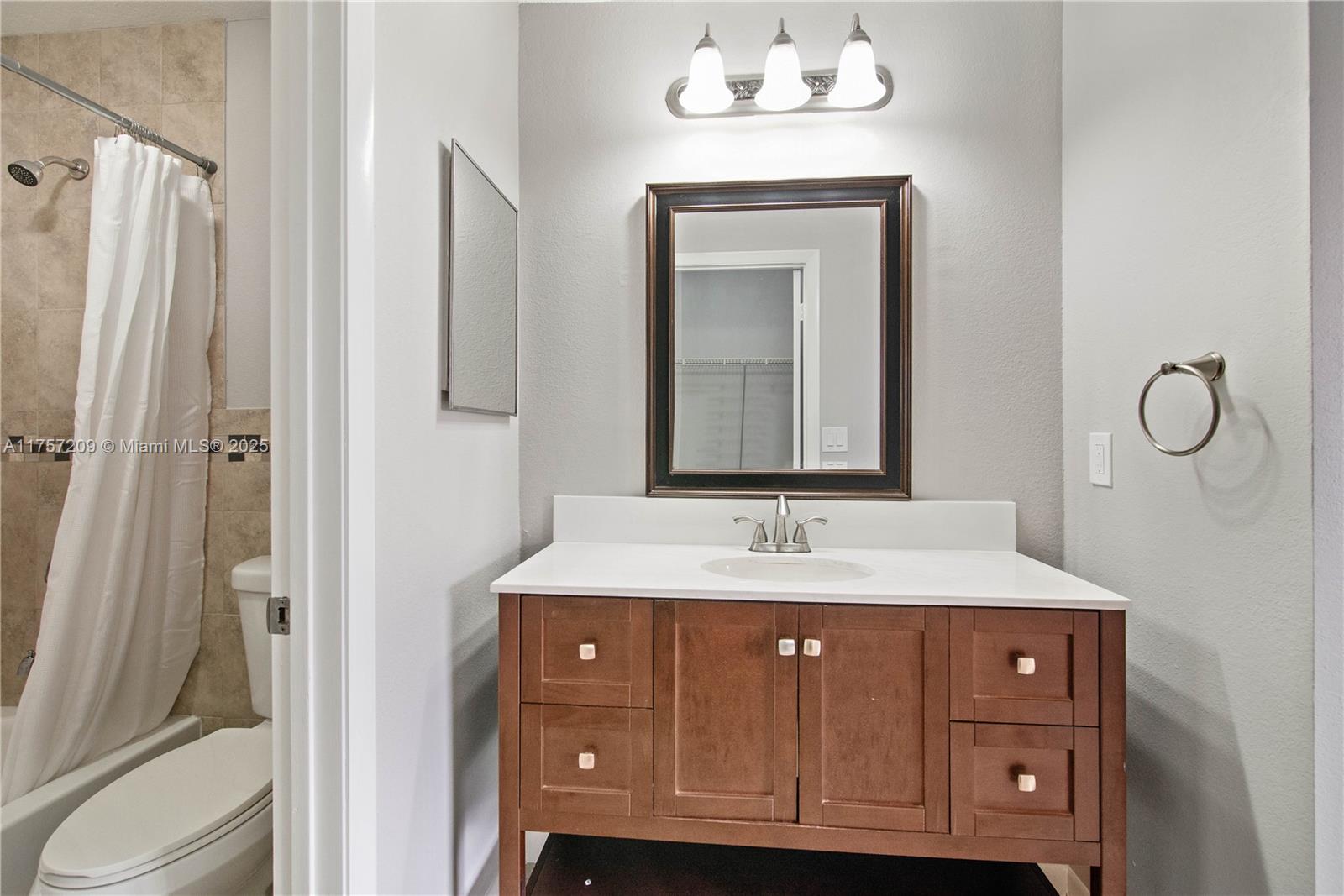 1197 Washington Cir 1197a Property Photo 13