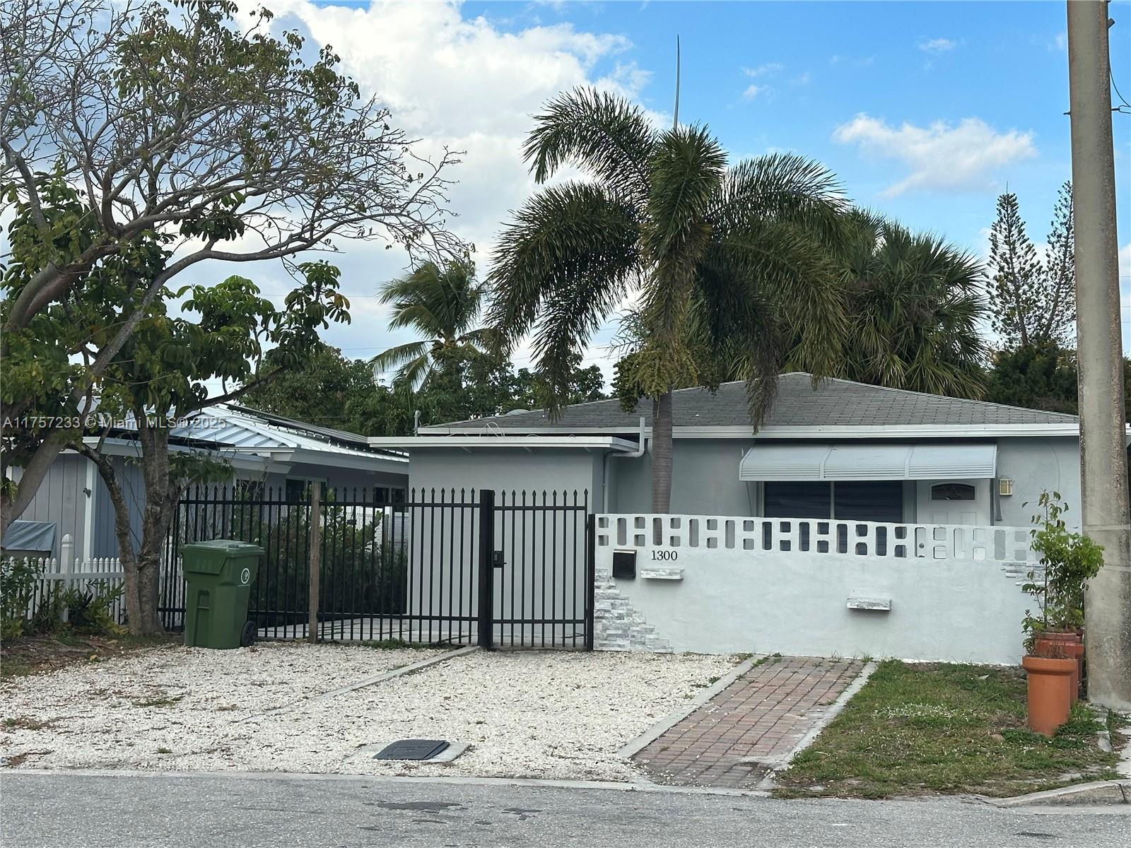 1300 NW 7th Ter Property Photo 1