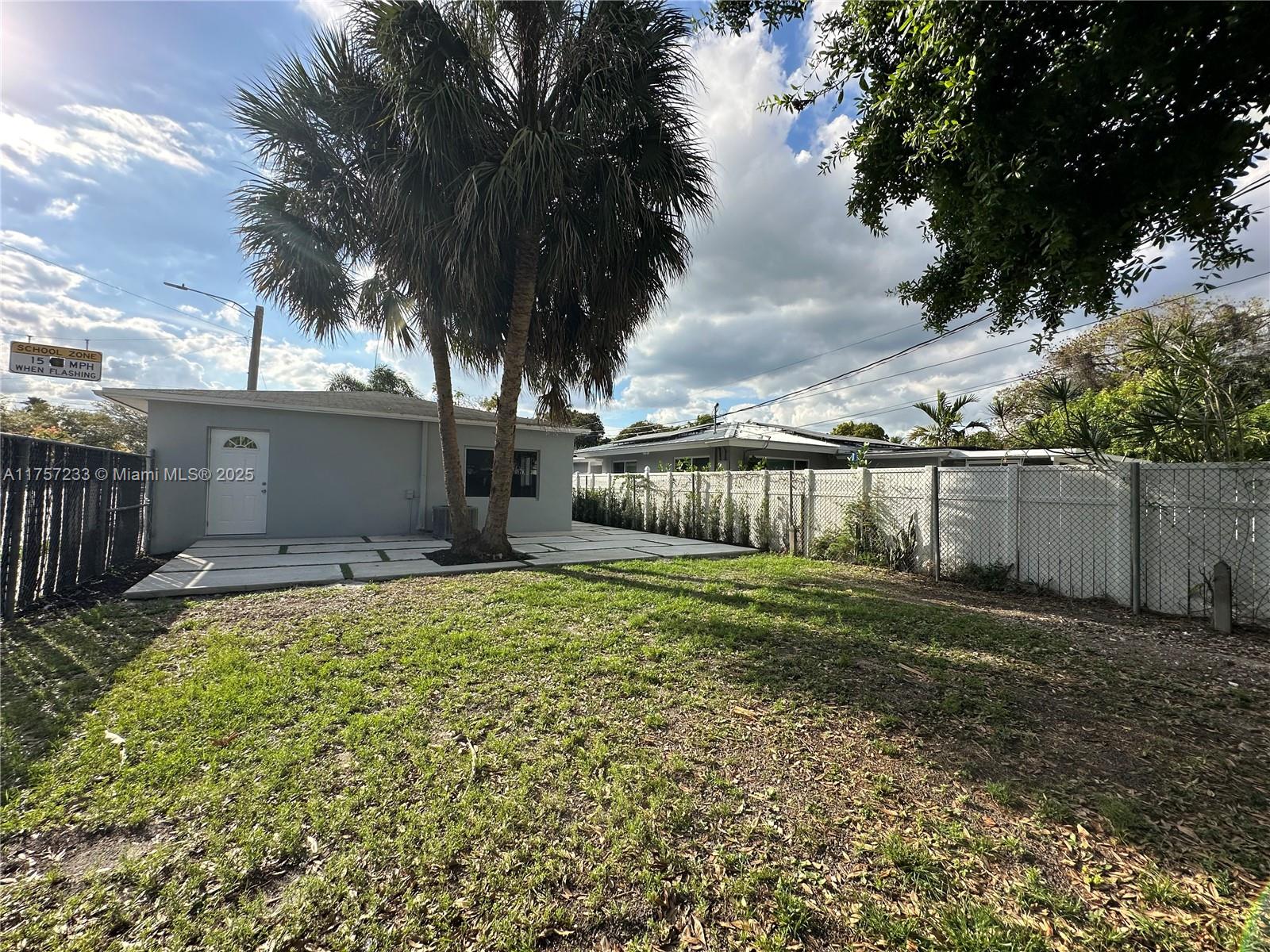 1300 Nw 7th Ter Property Photo 14