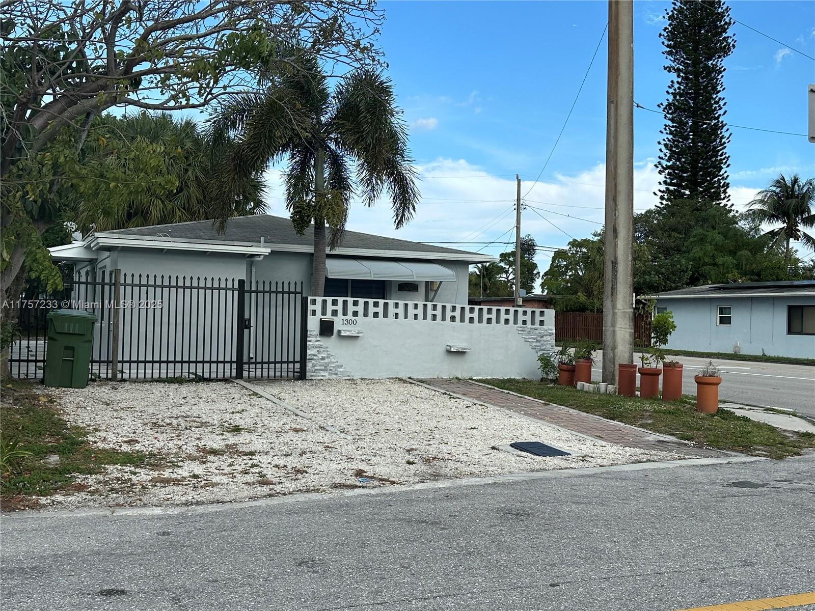 1300 Nw 7th Ter Property Photo 16