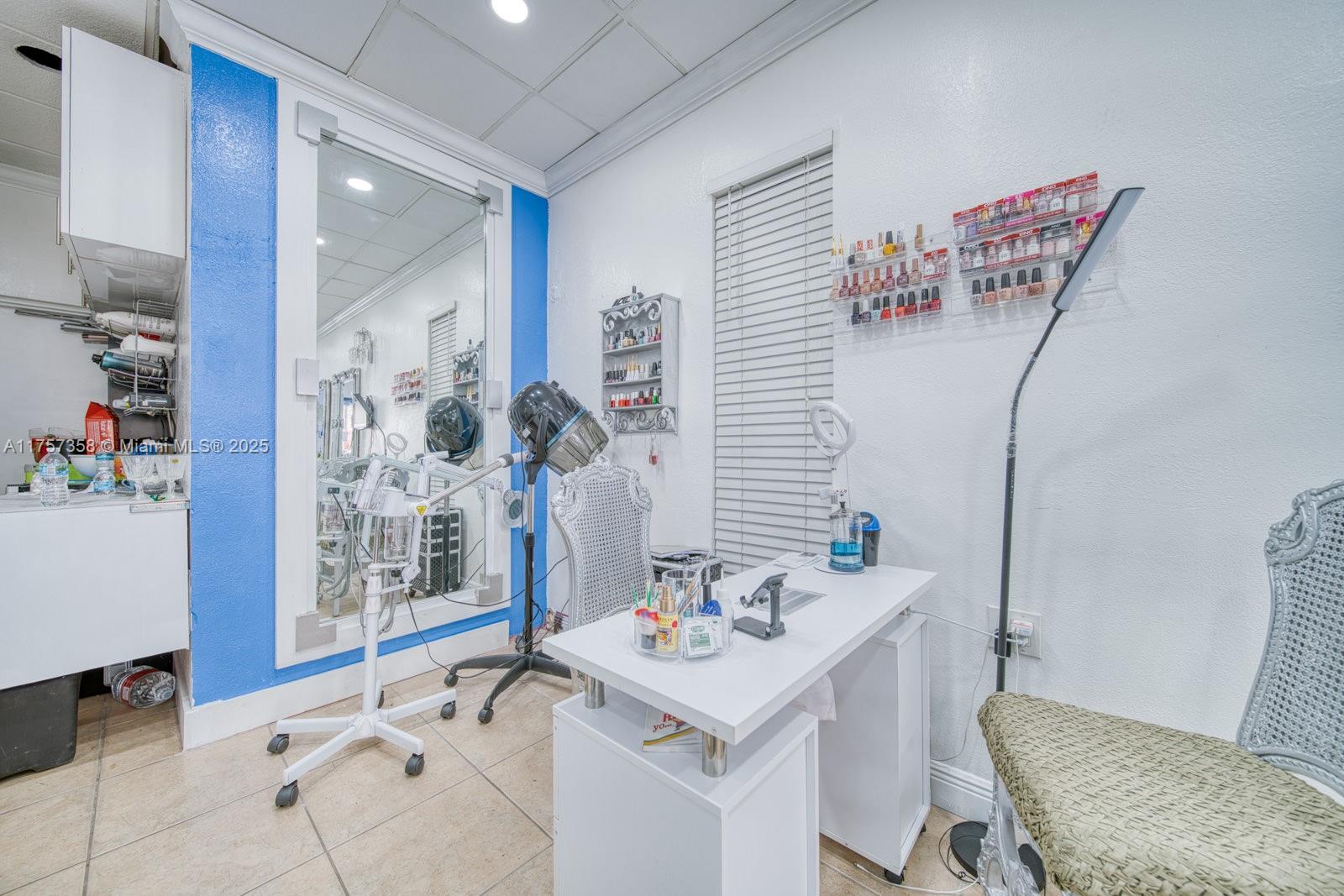 Beauty Salon For Sale 0n Sunset Blvd Property Photo 9