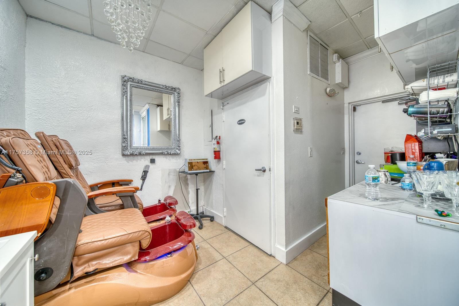 Beauty Salon For Sale 0n Sunset Blvd Property Photo 10