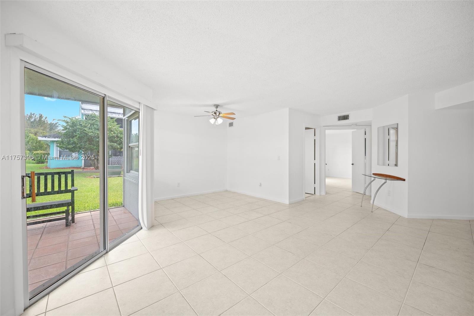 2643 Se 19th Ct 103-d Property Photo 6