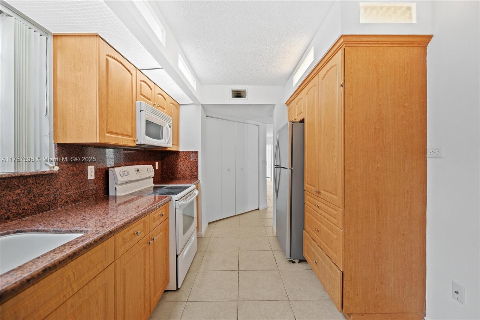 2643 Se 19th Ct 103-d Property Photo 9