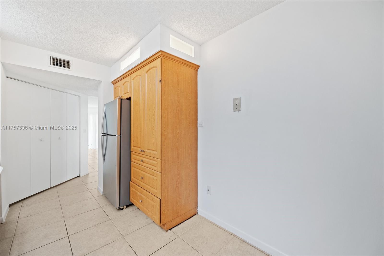 2643 Se 19th Ct 103-d Property Photo 11