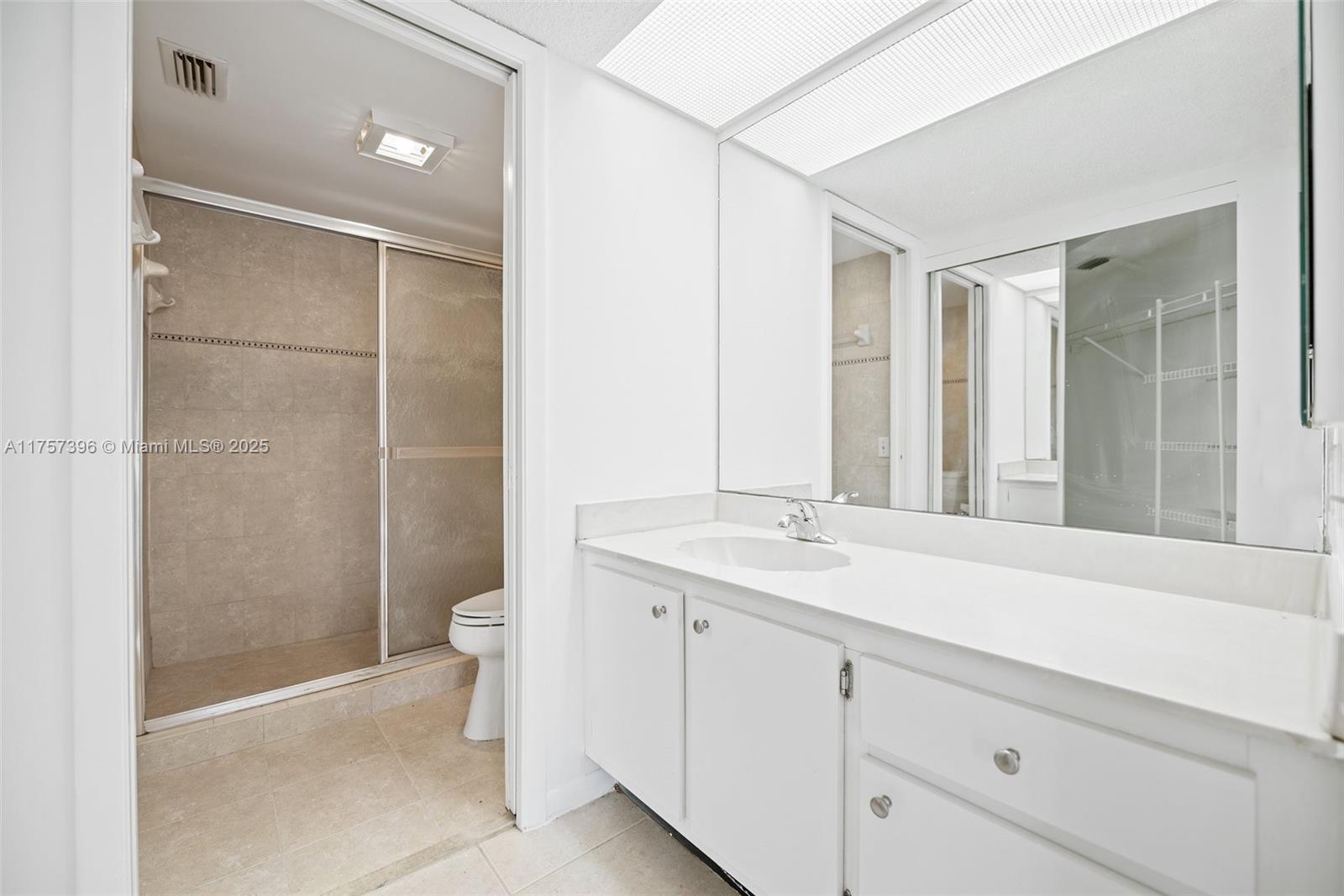 2643 Se 19th Ct 103-d Property Photo 17