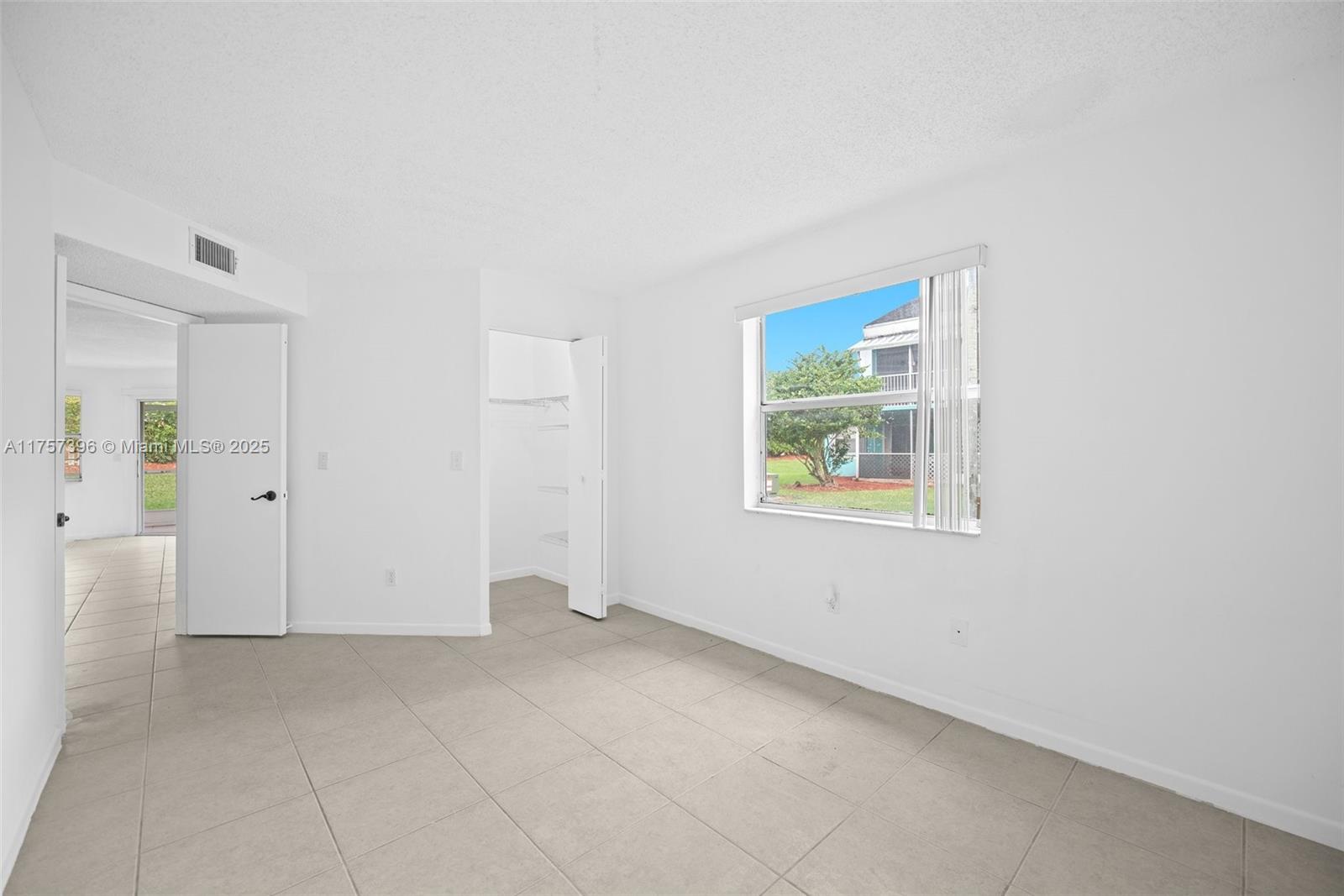 2643 Se 19th Ct 103-d Property Photo 23