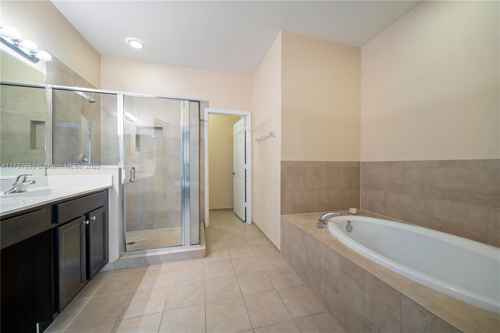 735 Se 35th Ter Property Photo 16