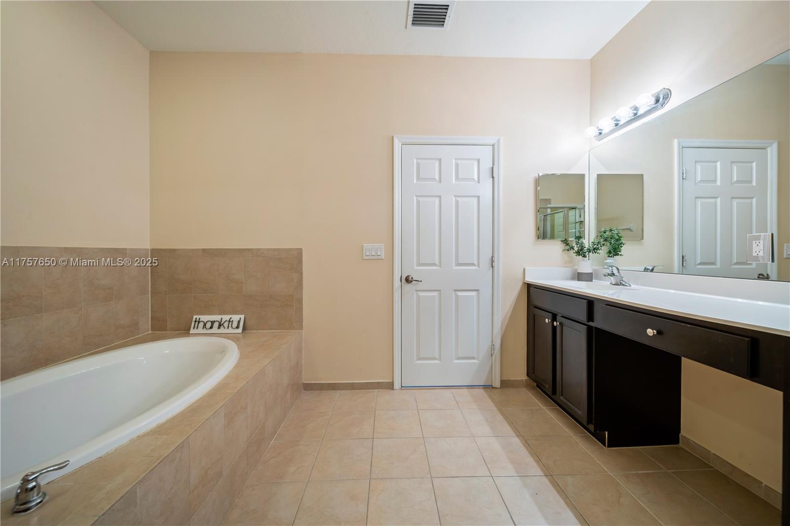 735 Se 35th Ter Property Photo 17