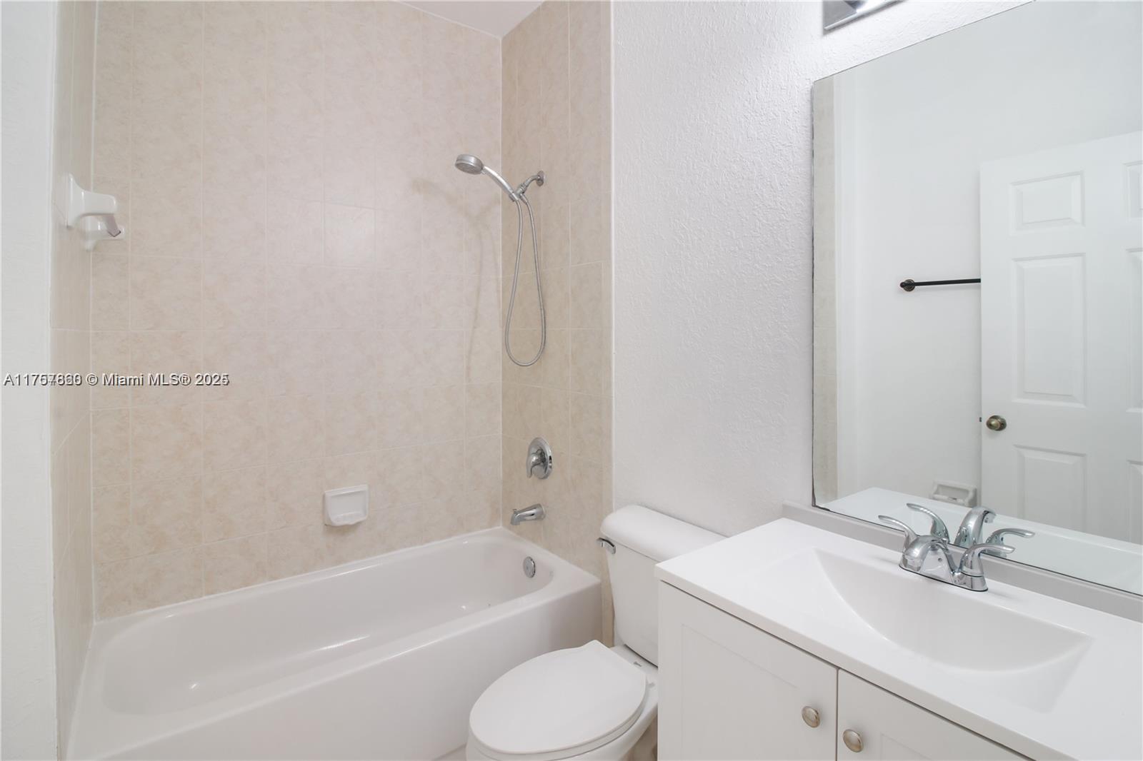 1517 Se 24th Ct 239 Property Photo 6