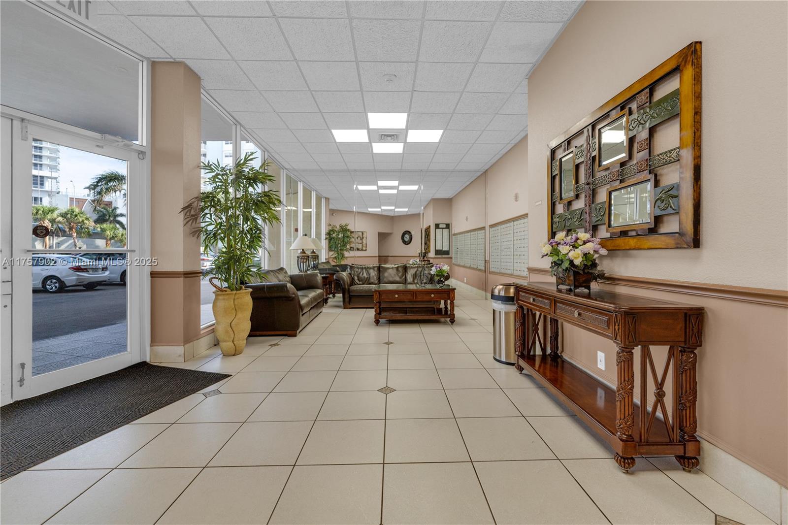 1817 S Ocean Dr 827 Property Photo 22