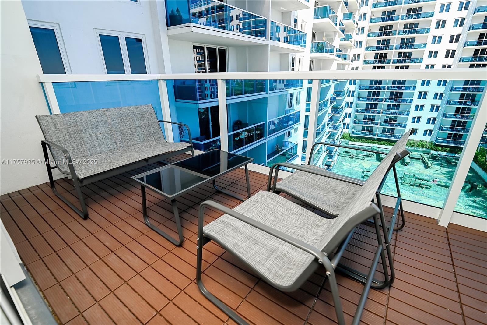 2301 Collins Ave 921 Property Photo 26