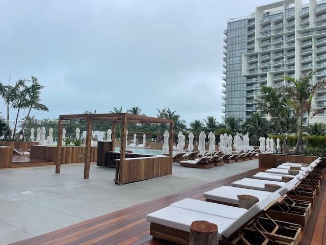 2301 Collins Ave 921 Property Photo 37