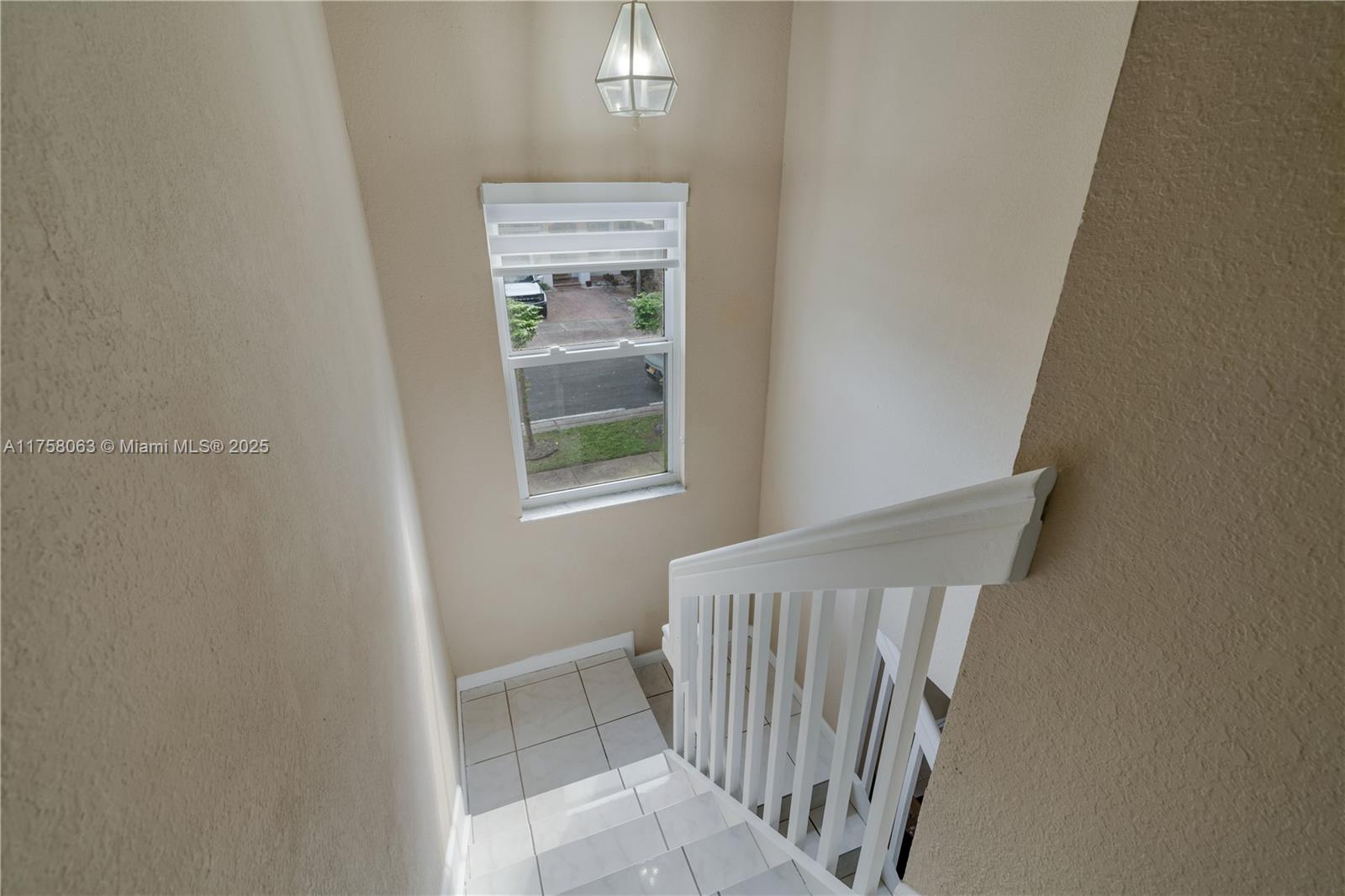 4196 Ne 9th St 0 Property Photo 20