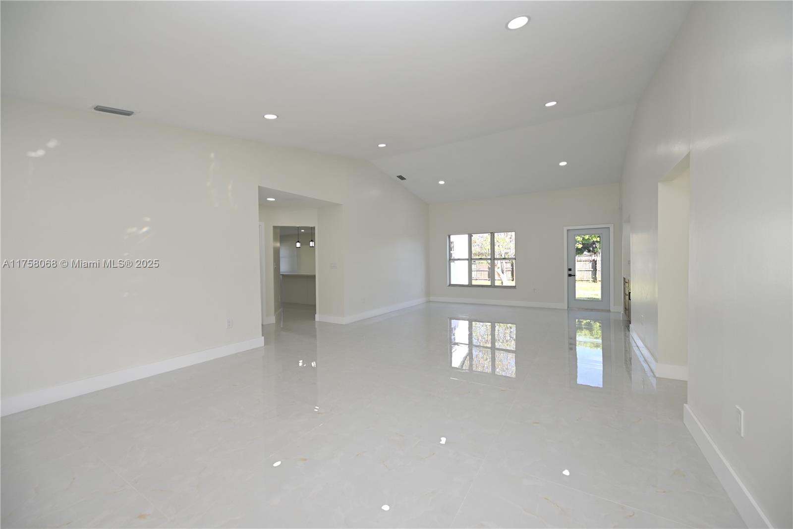 16021 Sw 288th St Property Photo 4