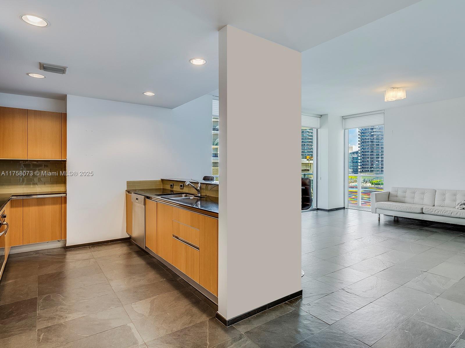 1050 Brickell Ave 1620 Property Photo