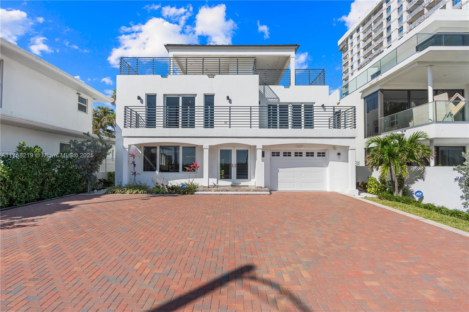 1807 N Fort Lauderdale Beach Blvd Property Photo 6