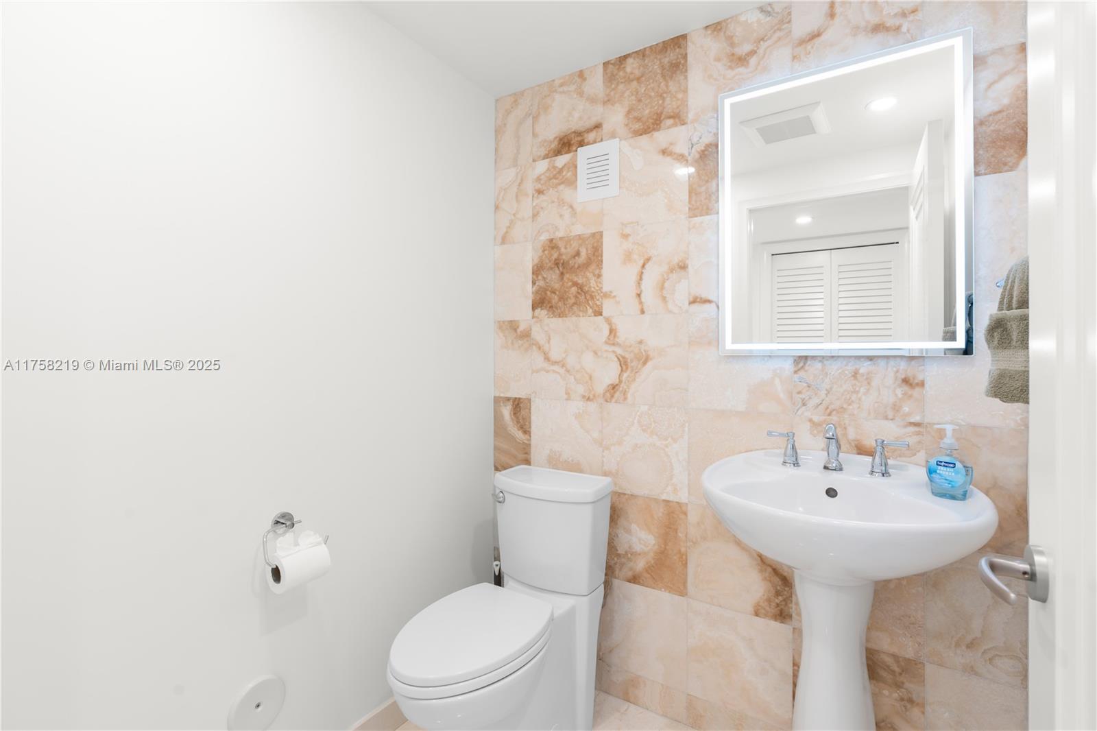 1807 N Fort Lauderdale Beach Blvd Property Photo 13