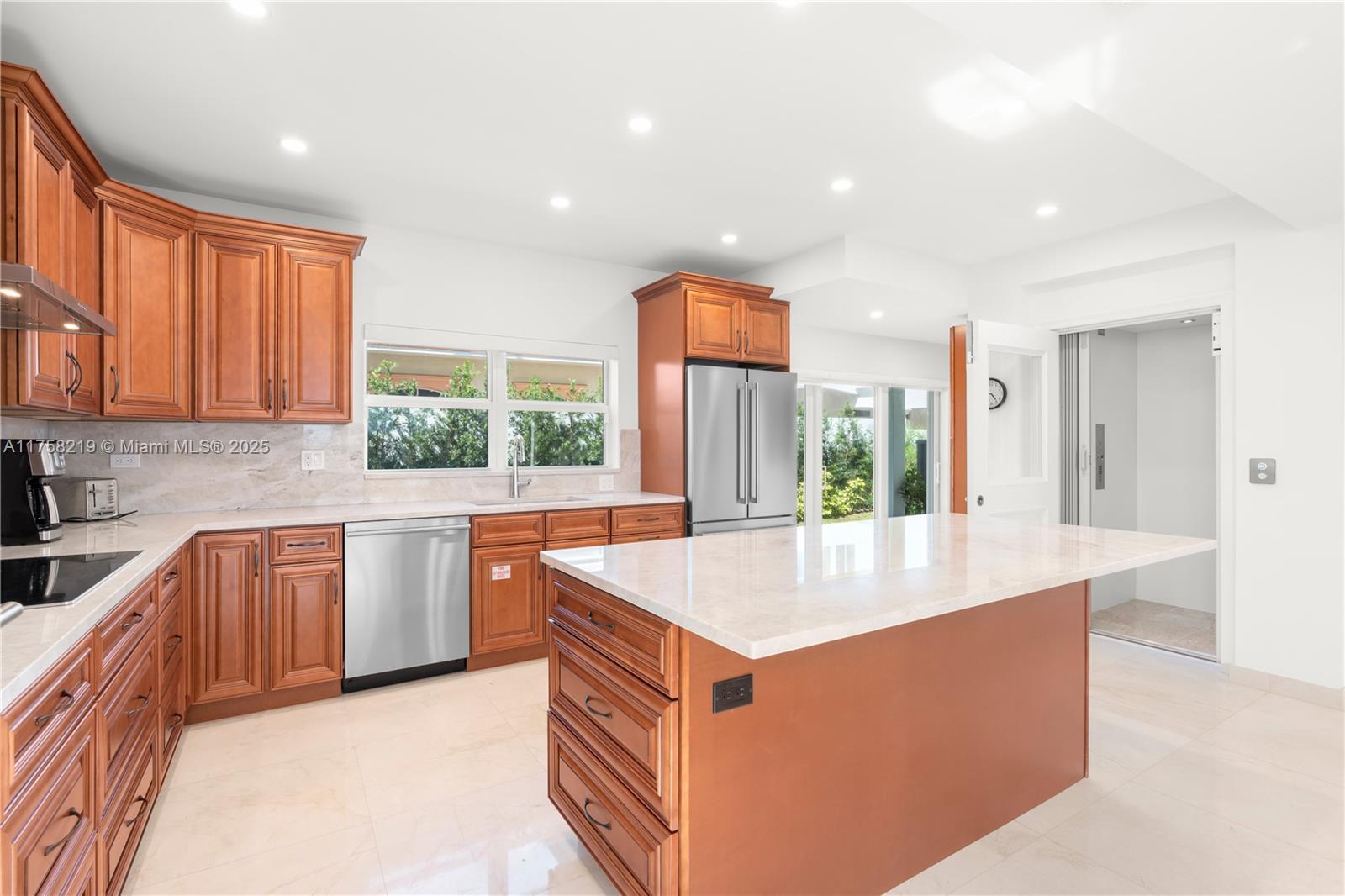 1807 N Fort Lauderdale Beach Blvd Property Photo 16