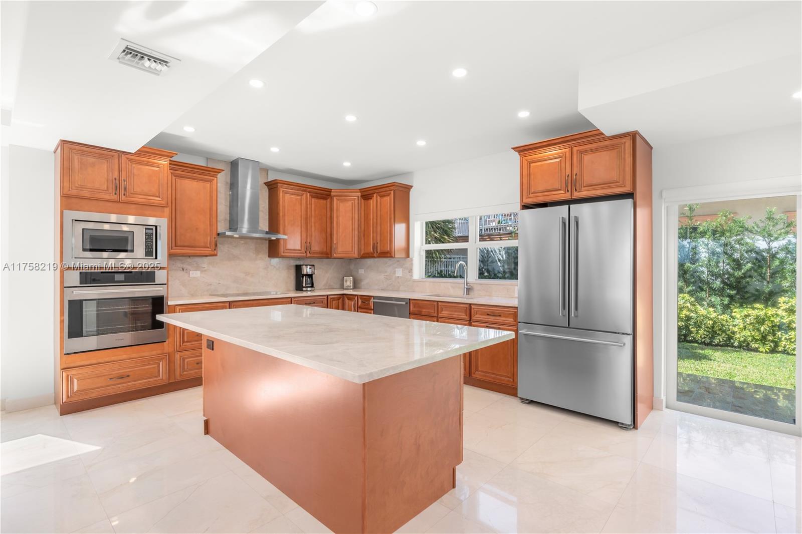 1807 N Fort Lauderdale Beach Blvd Property Photo 17