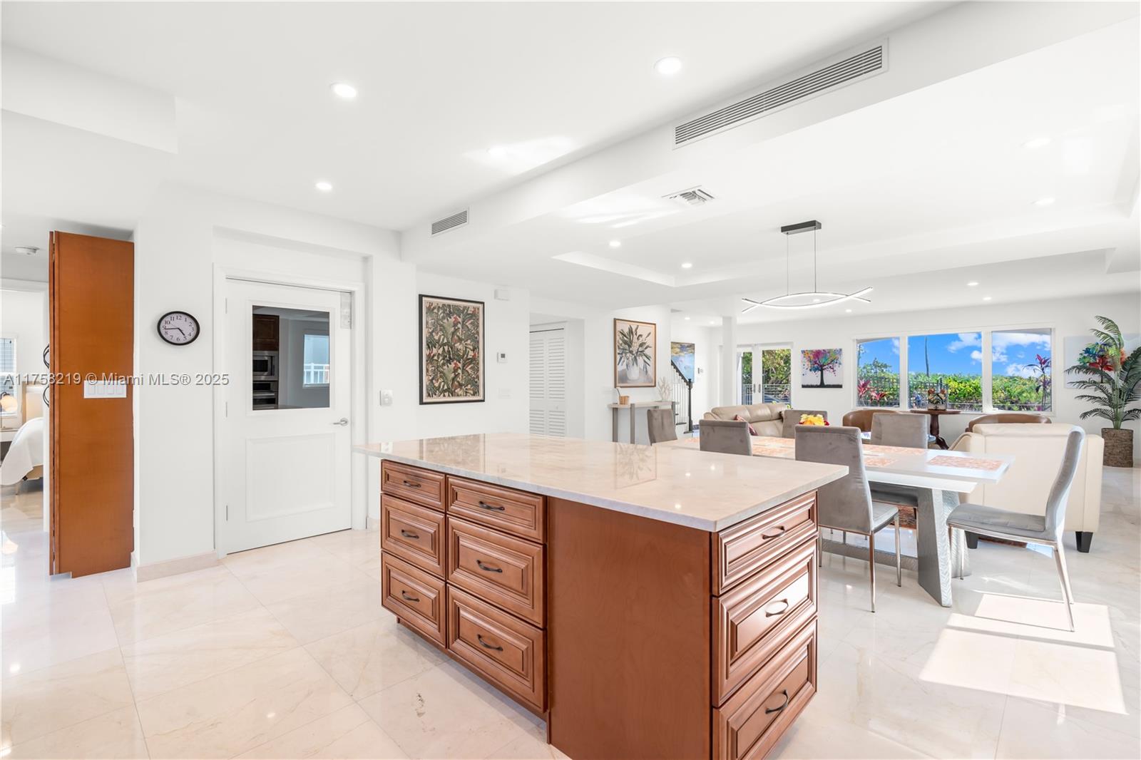 1807 N Fort Lauderdale Beach Blvd Property Photo 23