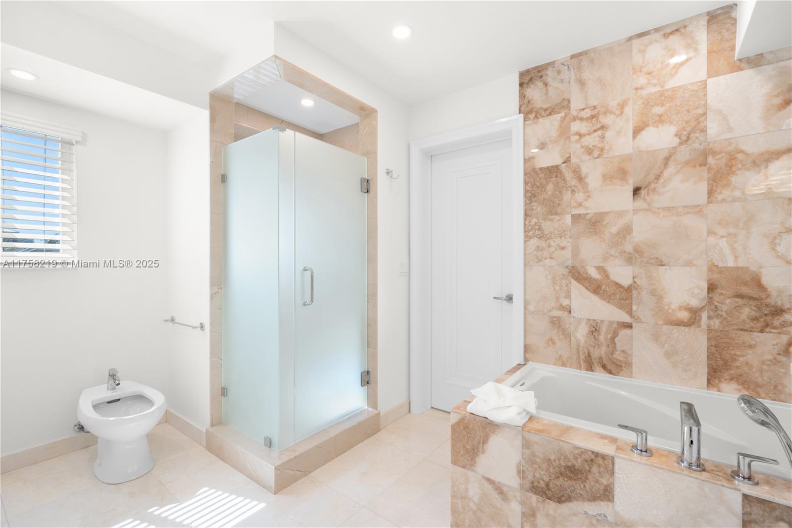 1807 N Fort Lauderdale Beach Blvd Property Photo 40