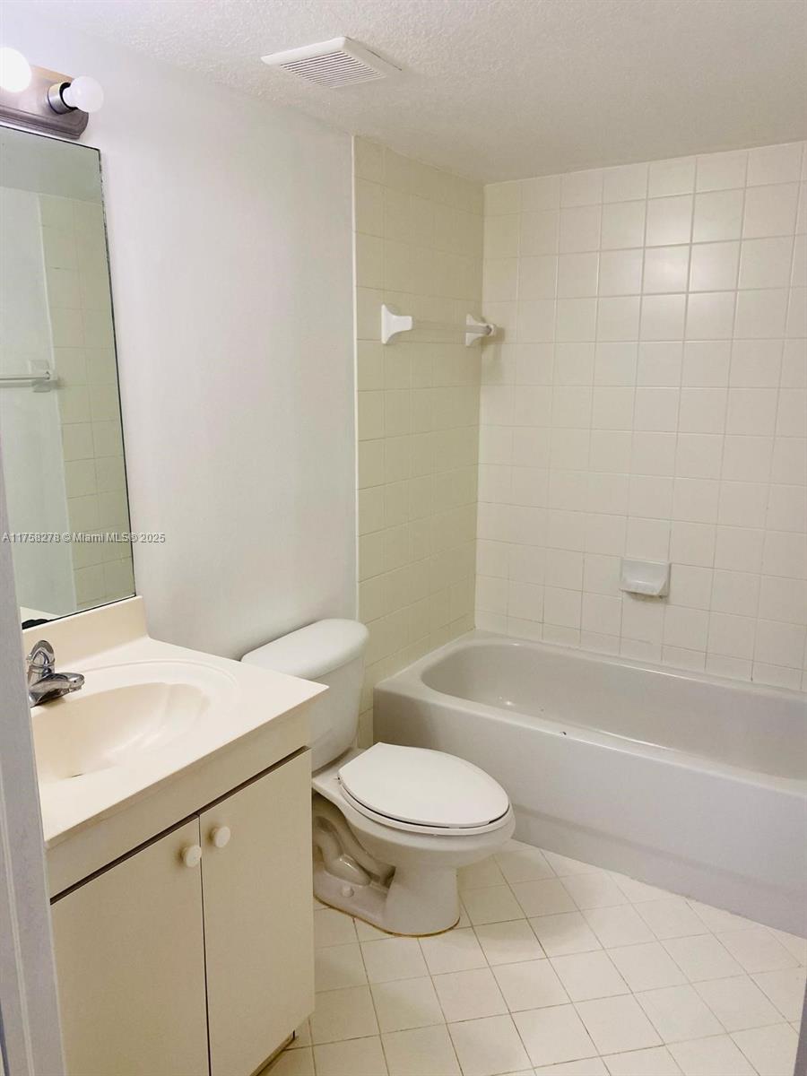 3395 Ne 9th Dr 103 Property Photo 14